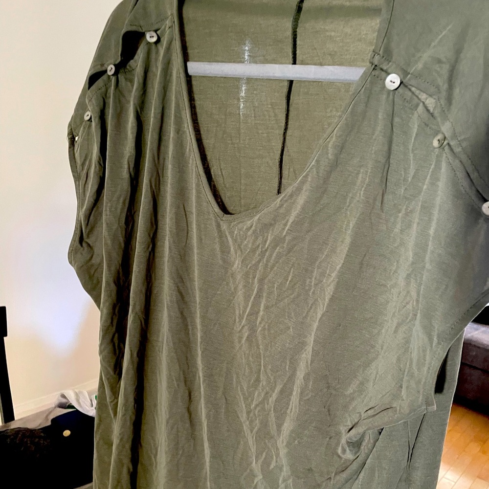 Most comfortable tshirt with cute buttoned sleeves